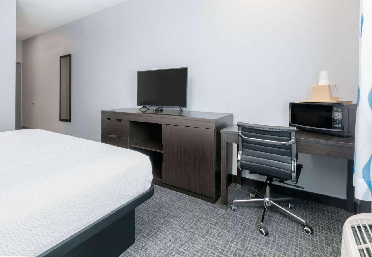 Days Inn By Wyndham Zachary La Kültér fotó